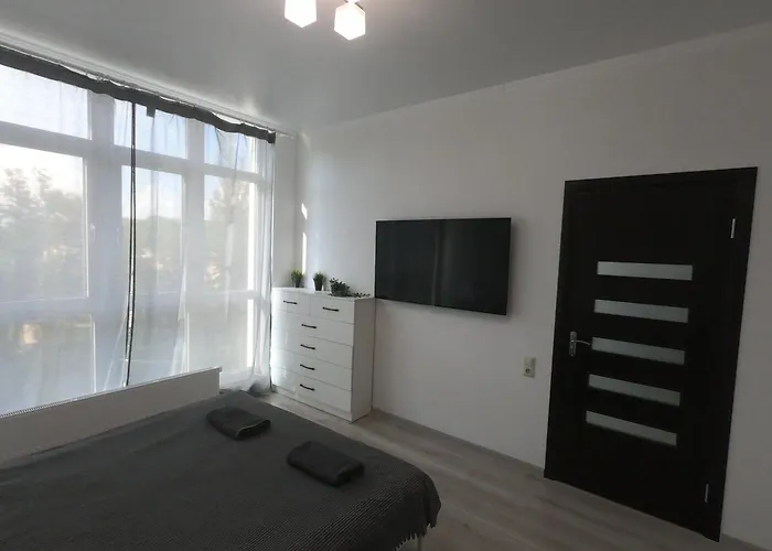 затишна неподалік від моря та центру *