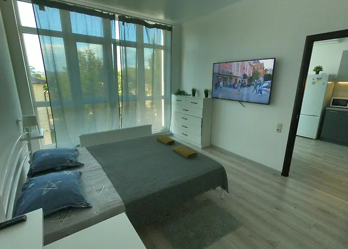 затишна неподалік від моря та центру